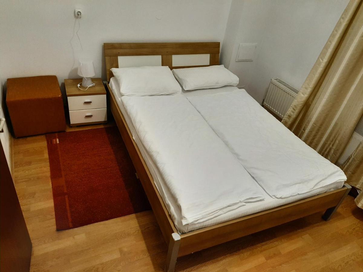 Vila Vanda คลูจ-นาโปกา ภายนอก รูปภาพ
