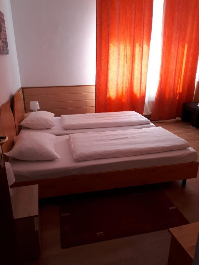 Vila Vanda คลูจ-นาโปกา ภายนอก รูปภาพ